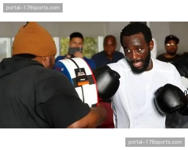 专家前瞻：贝纳维德兹的速度与力量能否突破阿瓦雷兹的防线？