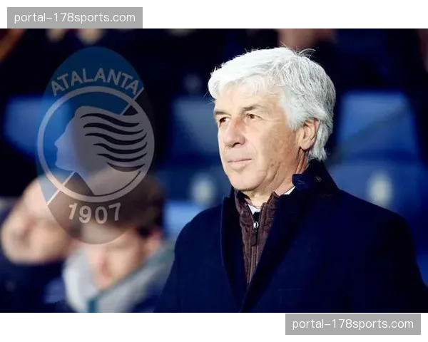 特写镜头：绝杀被吹后，亚特兰大主帅加斯佩里尼愤怒踢飞水瓶