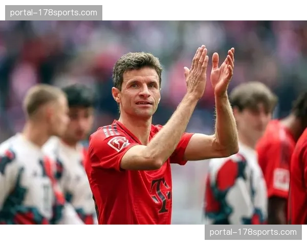 特写:德甲“足球课堂”项目走进慕尼黑小学,穆勒担任客座讲师 特写:德甲“足球课堂”项目走进慕尼黑小学,穆勒担任客座讲师